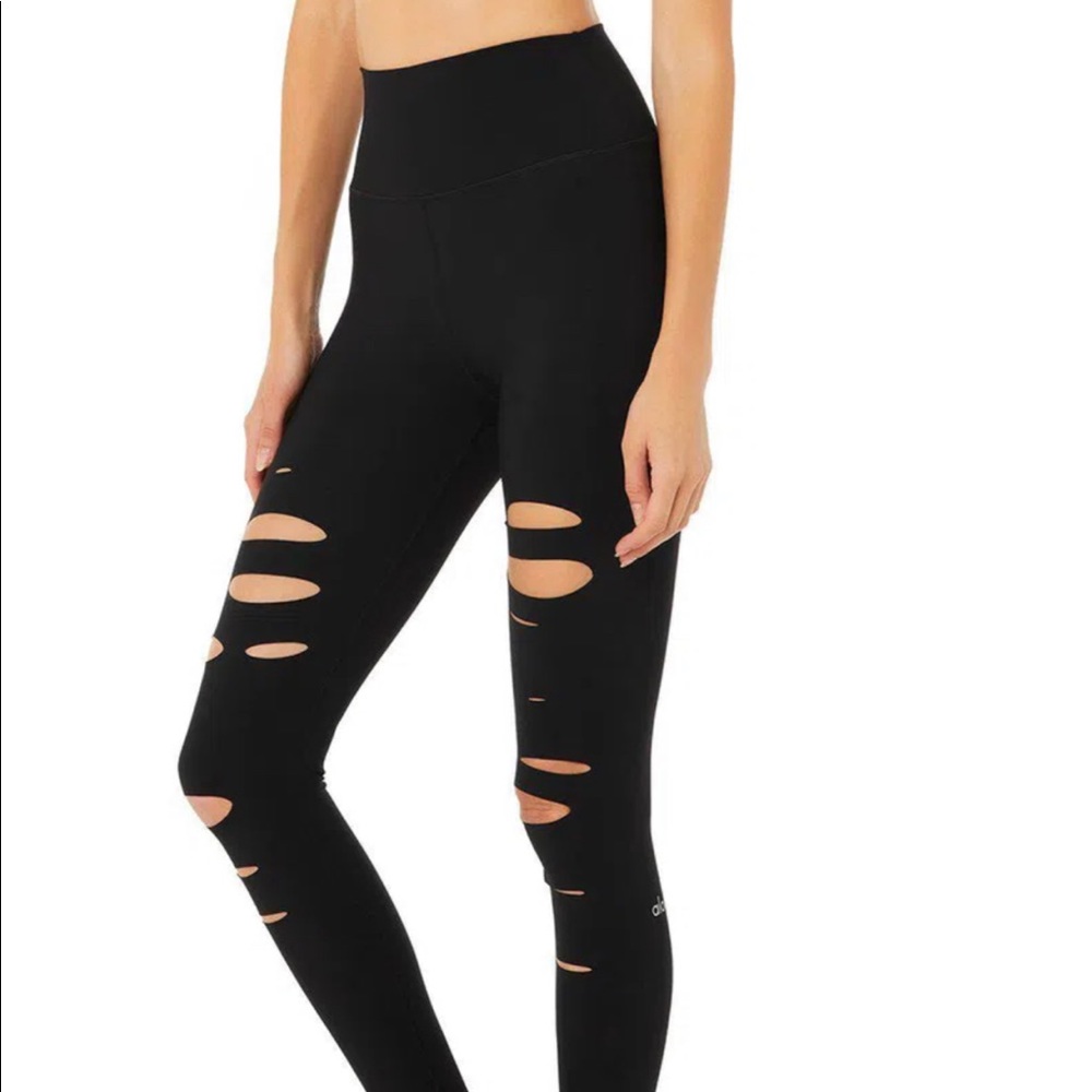 HIGH-WAIST RIPPED WARRIOR LEGGING - Picture 2 of 5